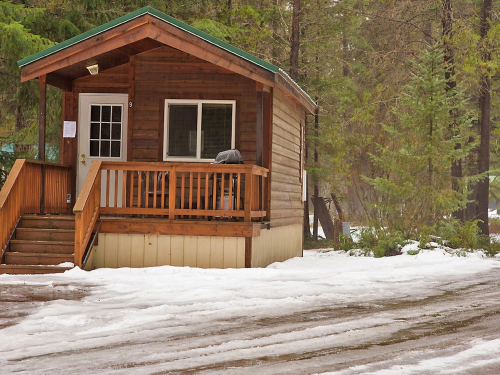Cabin (No Pets, Linens Available) photo 2