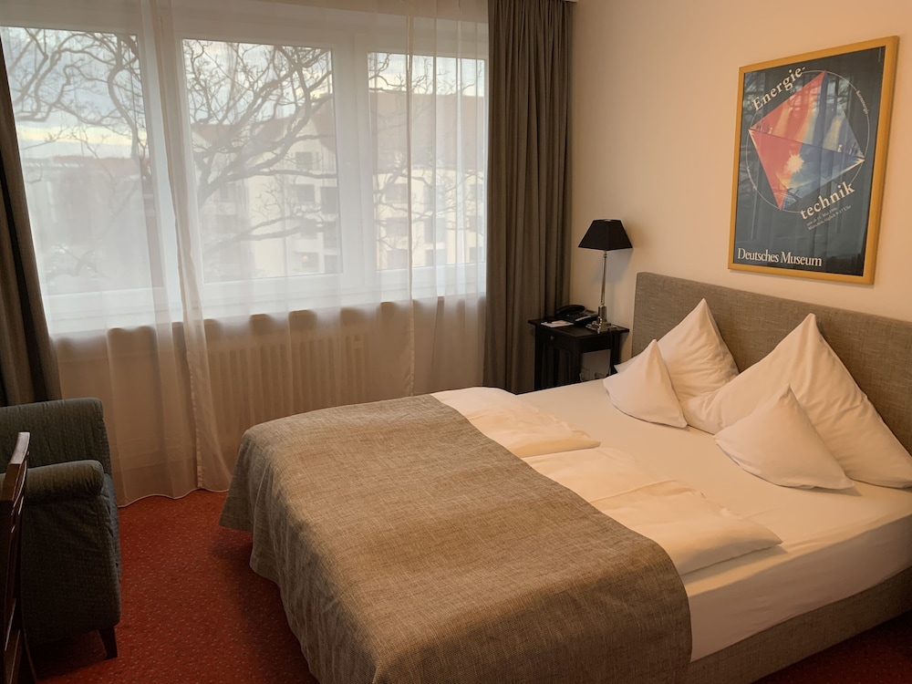 Double Room, 1 Queen Bed, City View