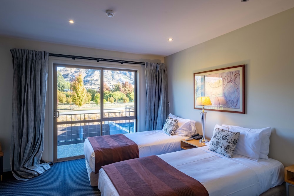 Standard Room (King)