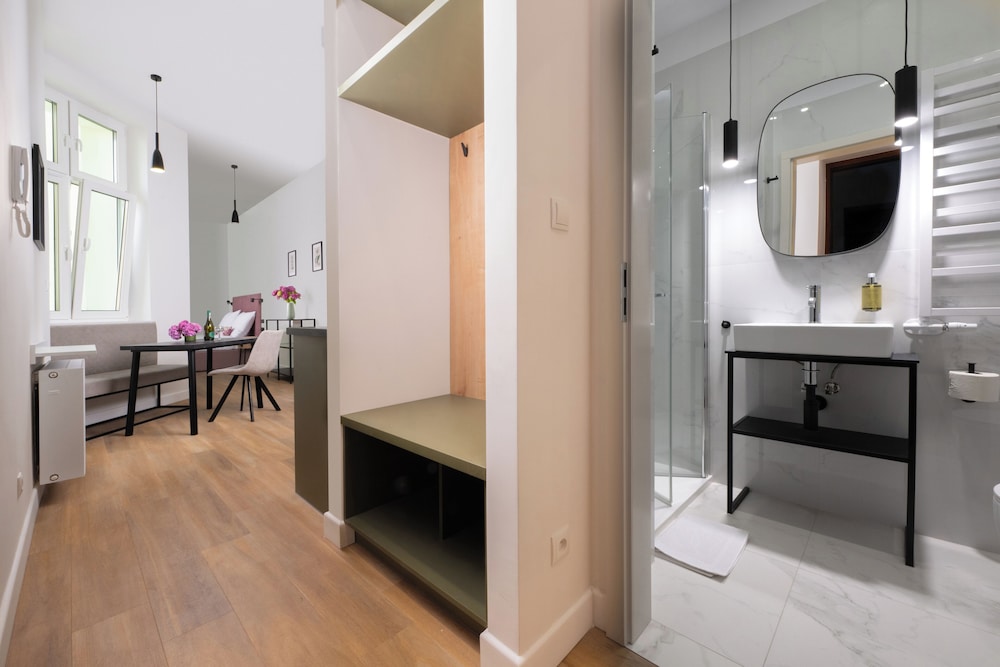 Premium Apartment - Photo 8