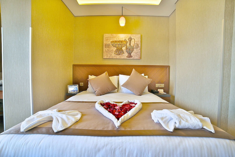 Standard Double or Twin Room photo 2