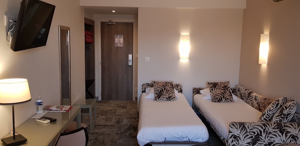 Quadruple Room - Photo 6