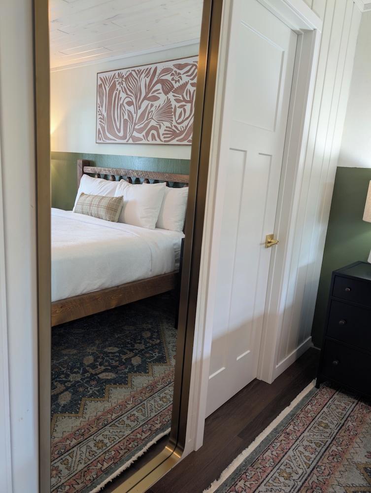 Studio Suite, Patio, Beach View photo 2