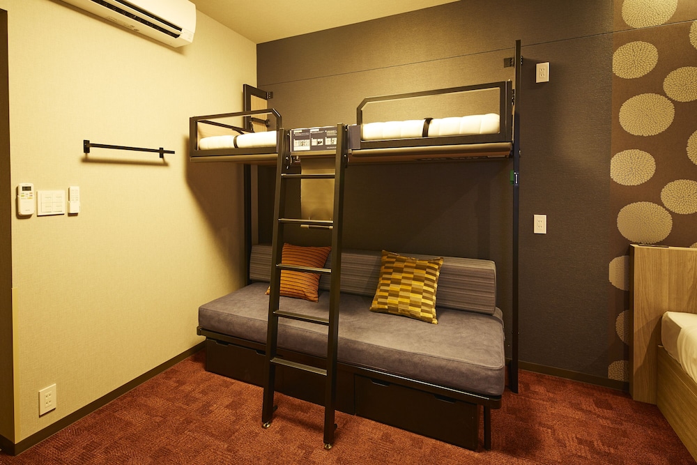 Superior Family Room (1F) photo 3