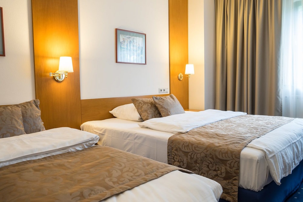 Double or Twin Room photo 1