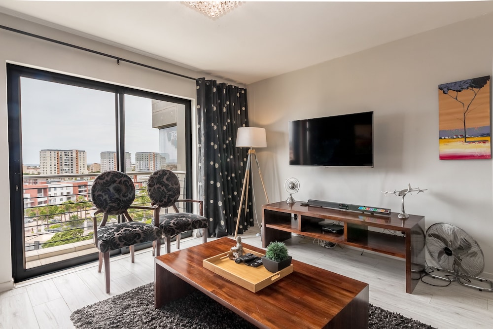 Luxury Apartment, 1 Bedroom (704W)