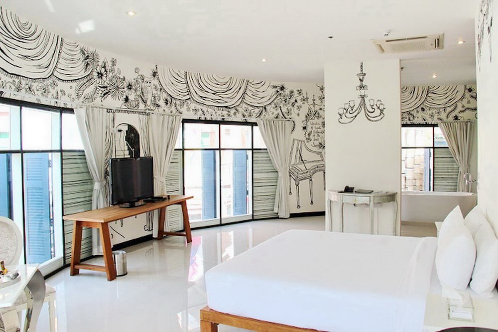 Loft Suite - Photo 5