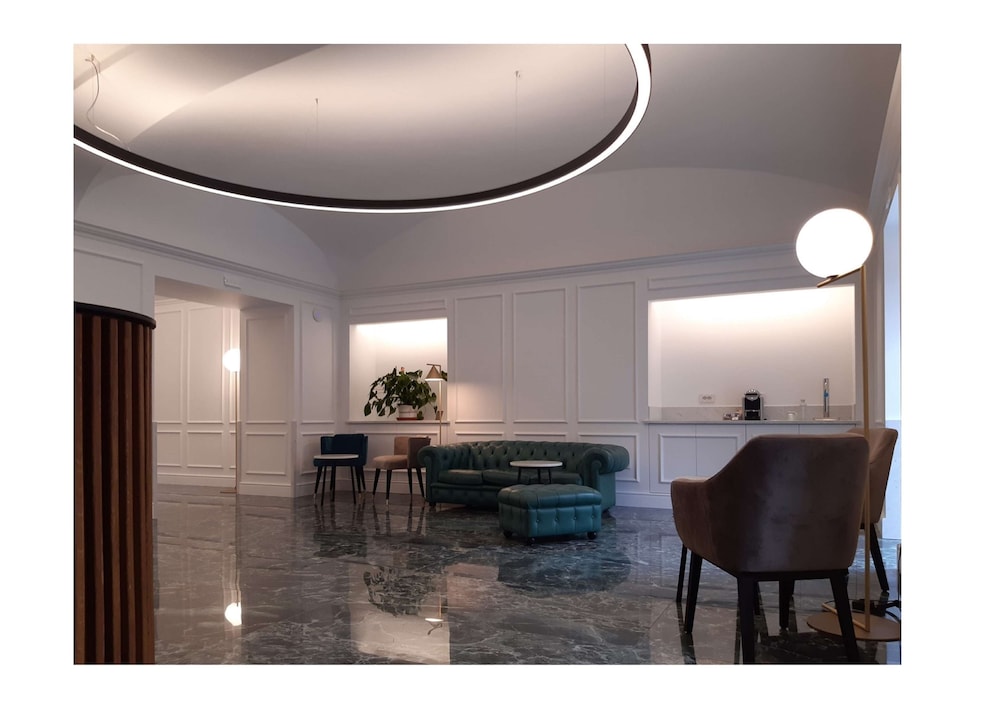 Design Suite, 1 King Bed, Non Smoking, Balcony - Photo 9