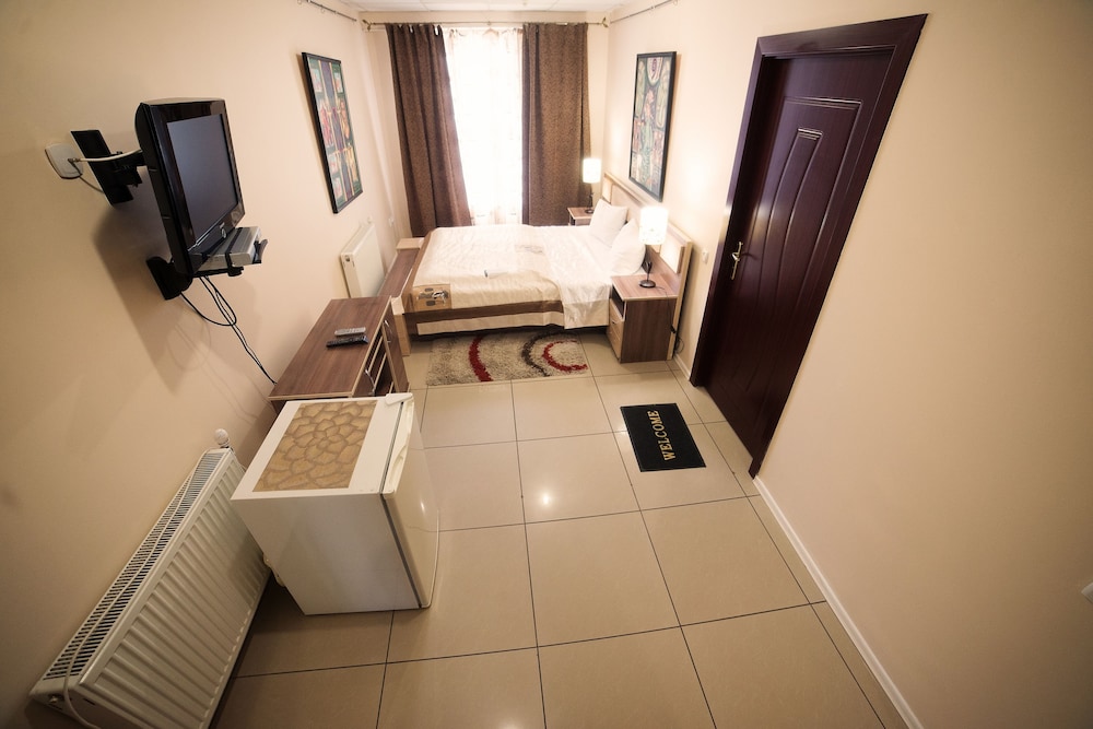 Economy Double Room photo 3