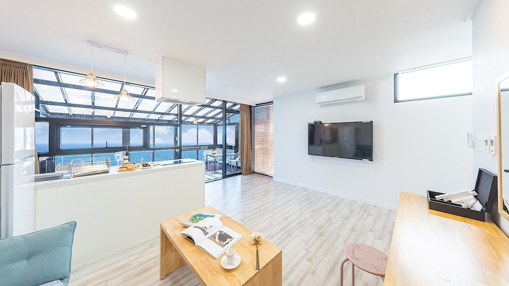 Modern Pool Villa C102 - Photo 5