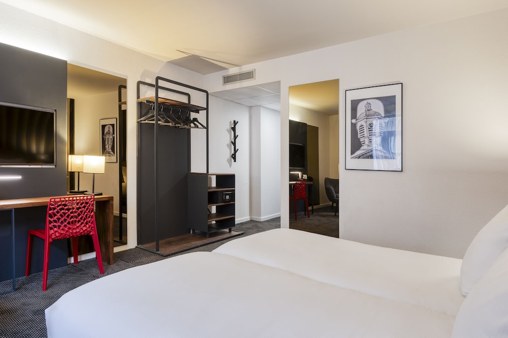 Superior Double Room, 1 Queen Bed - Photo 8
