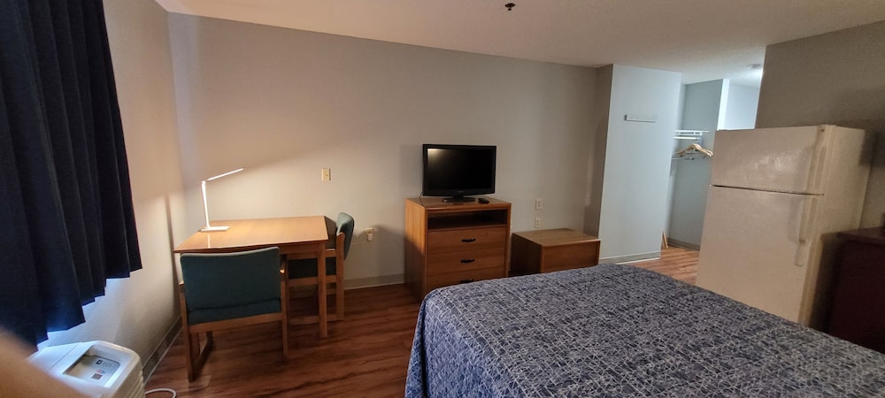 Room, 1 Queen Bed, Non Smoking, Kitchenette photo 2