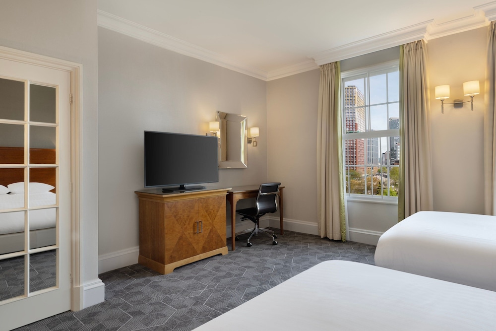 Family Room, 2 Double Beds - Photo 4