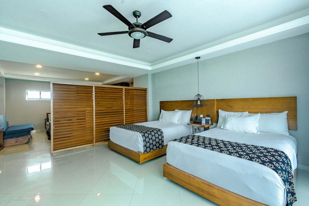 Junior Suite, Bathtub, Ocean View photo 1