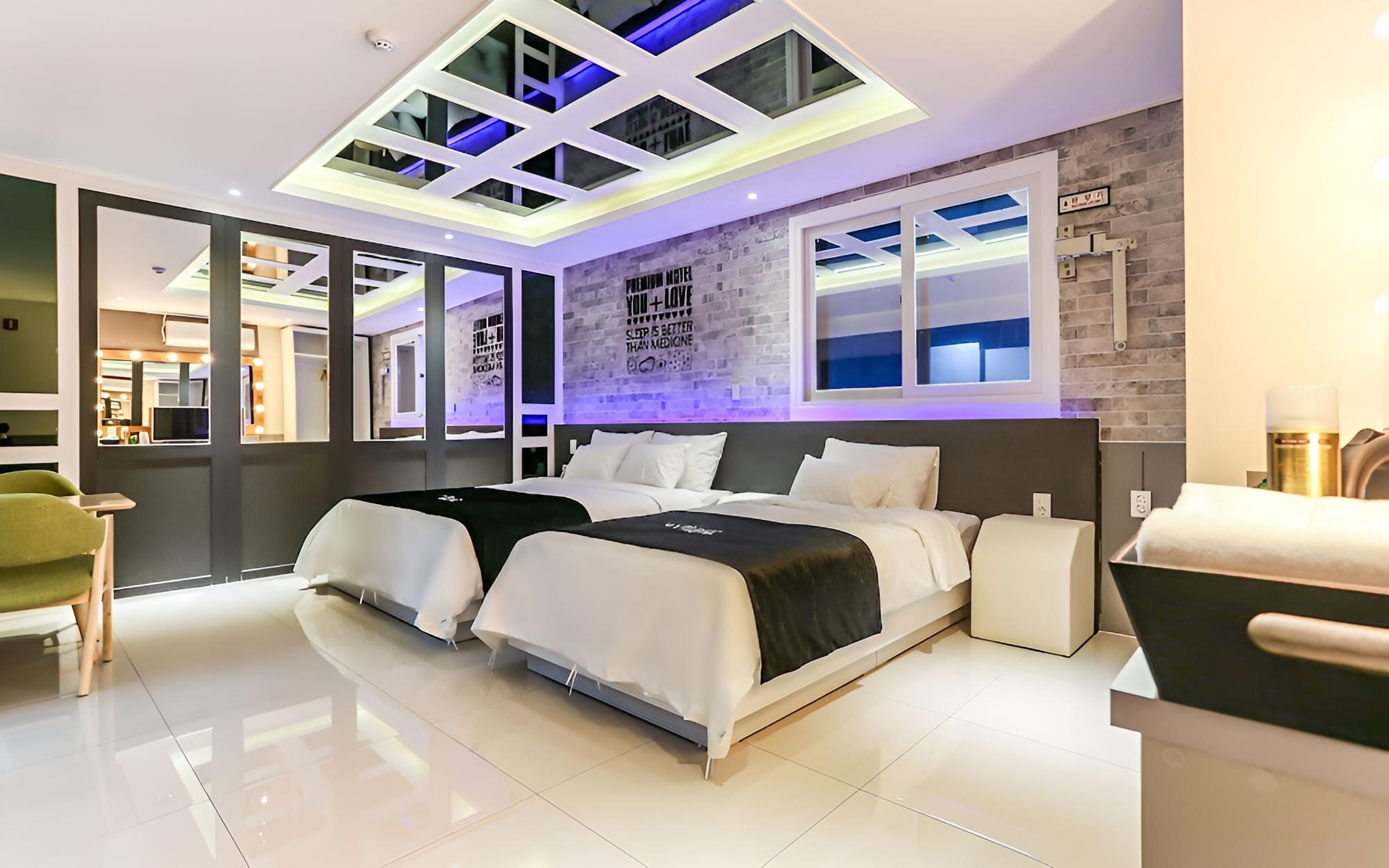 Room (Suite) - Photo 1