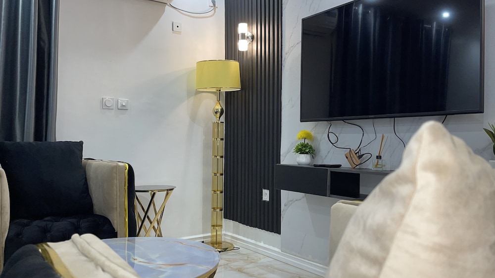 Royal Studio Suite photo 3