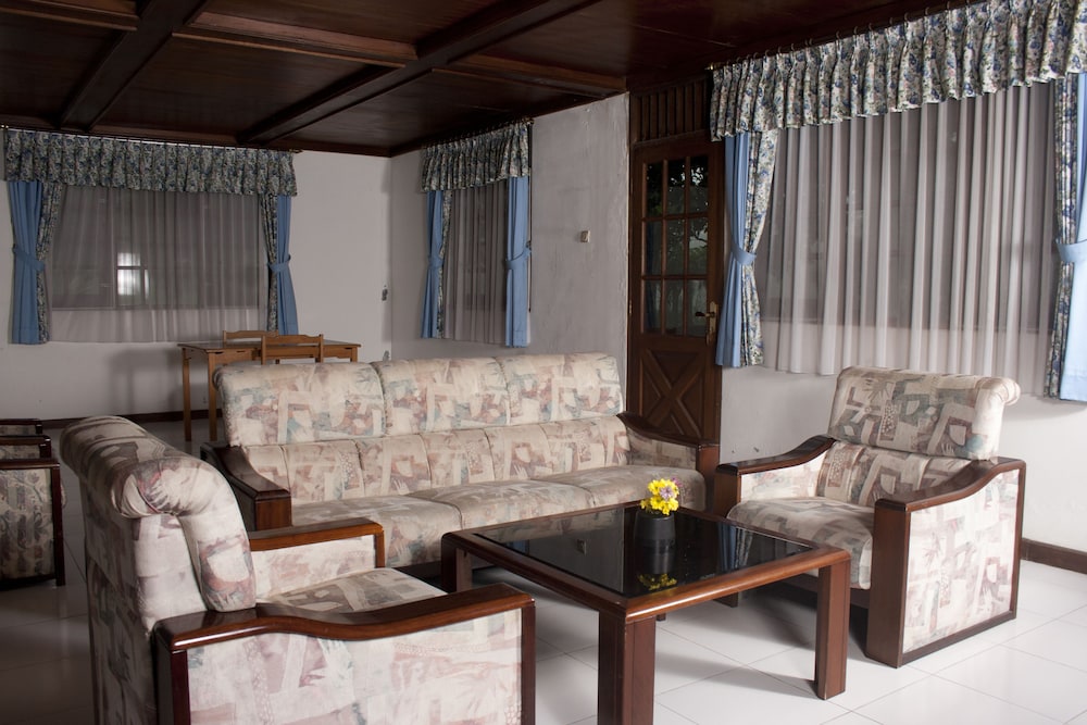 Family Room photo 3