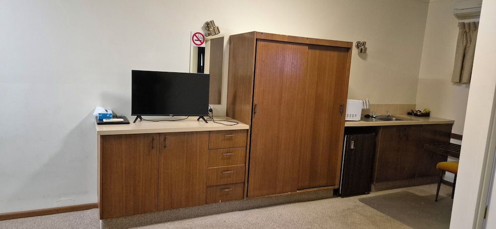 Family Room photo 3