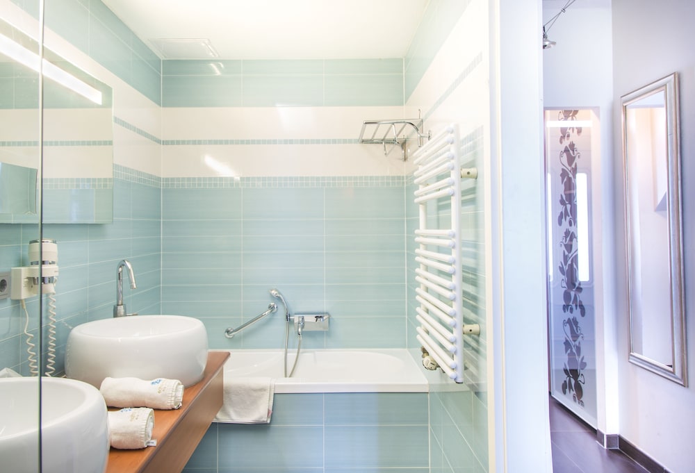 Echo Suite photo 2