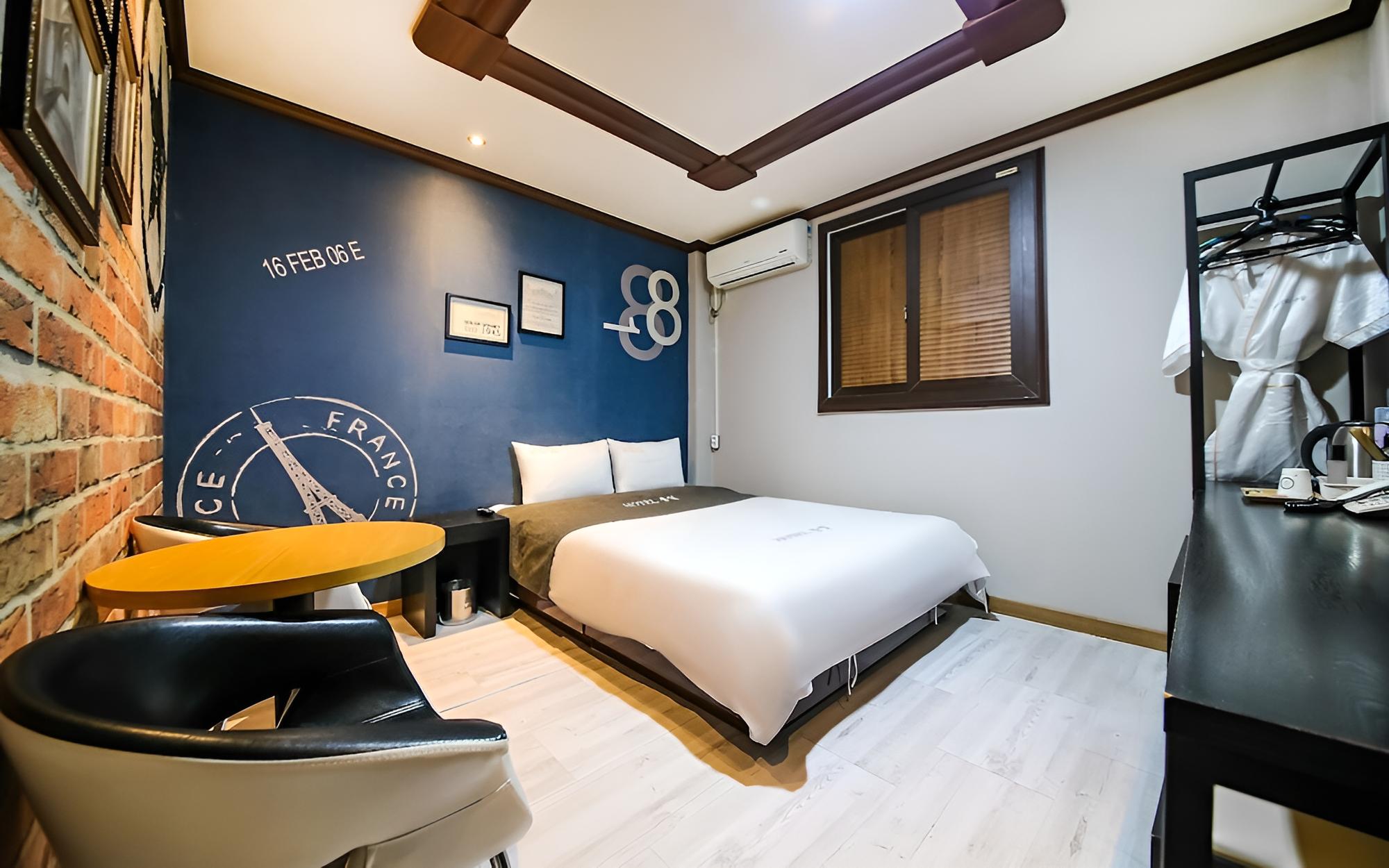 Room (Standard Room) - Photo 3