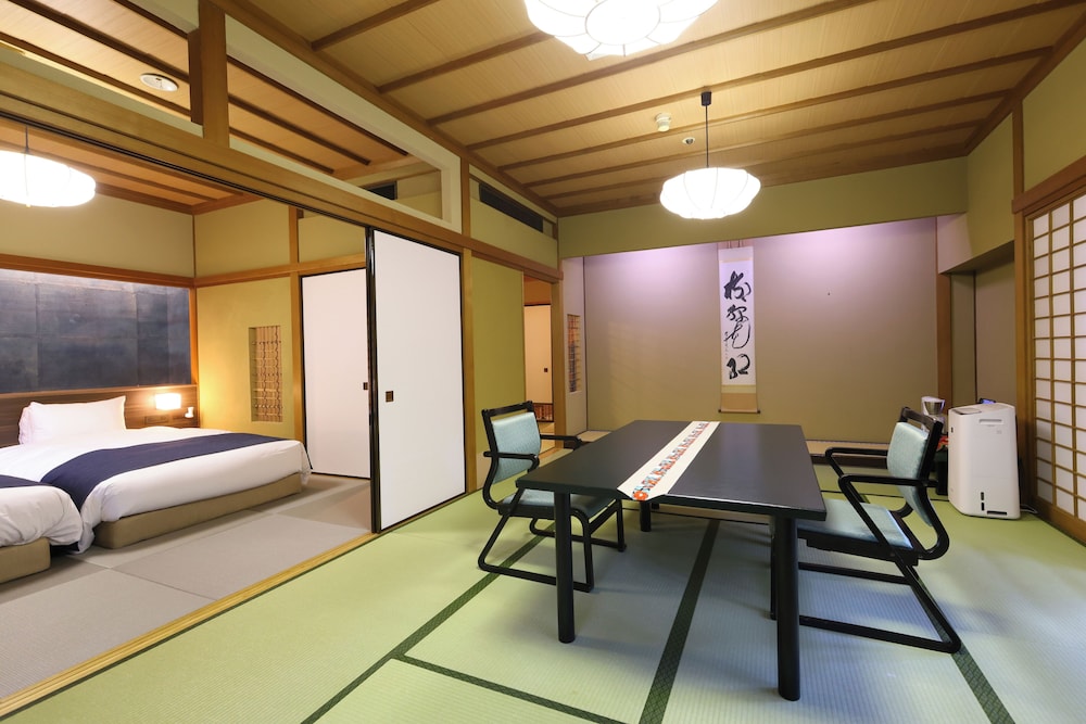 Japanese-Western-Style Room, High Grade, 12 Tatami + Bedroom (70SQM) , Non-Smoking photo 3