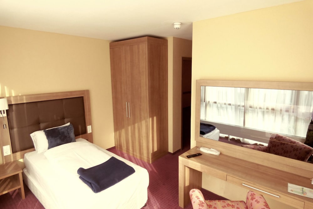 Single Room Corner photo 1