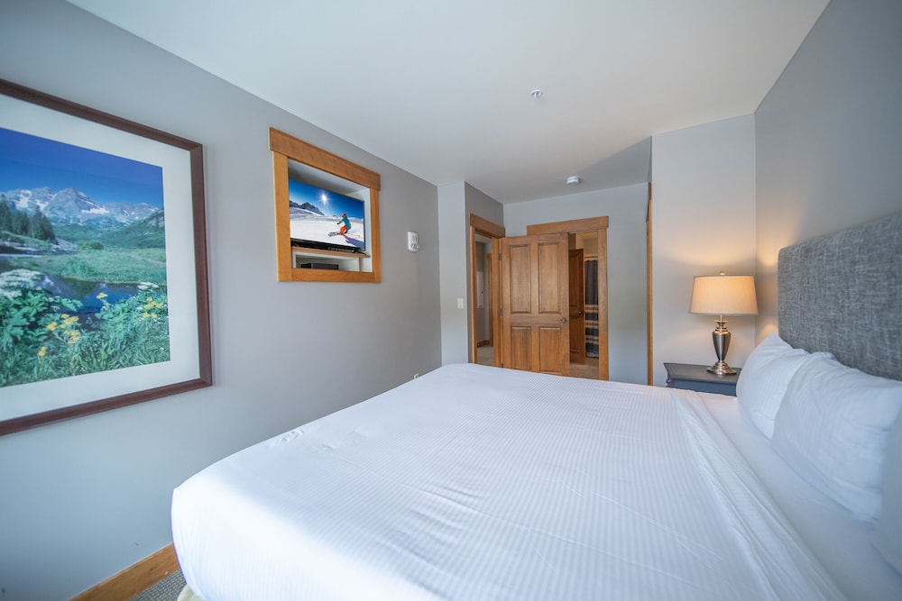 Superior Condo, 1 Bedroom, Patio, Resort View (Springs 8806) photo 1