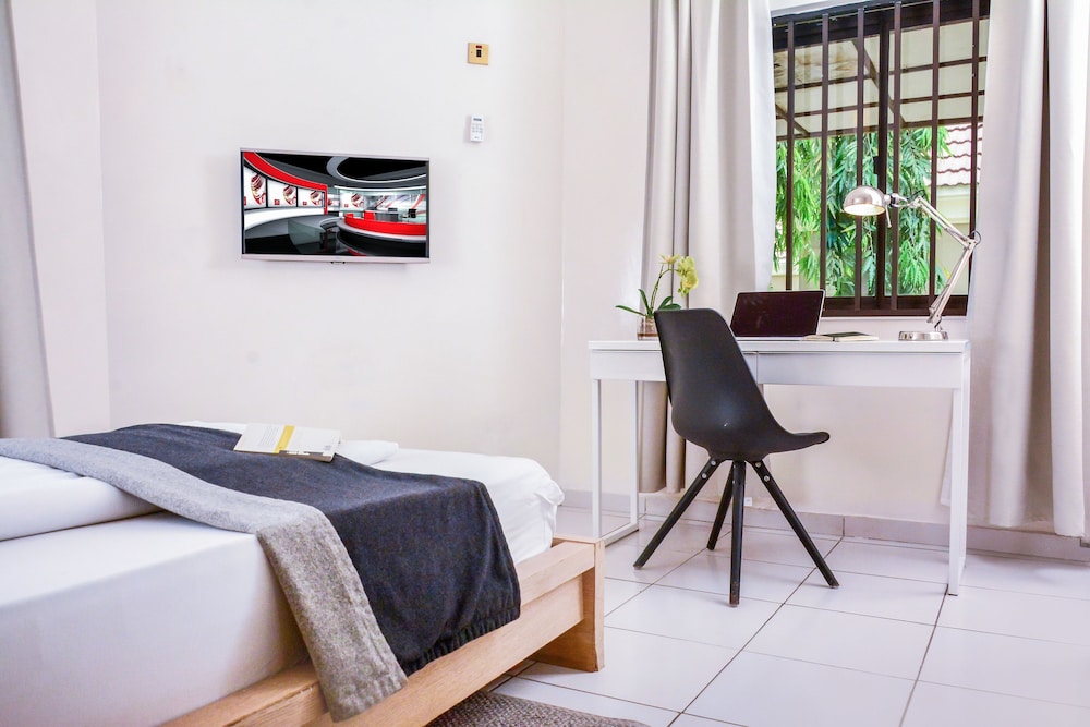 Economy Single Room, 1 Bedroom, Refrigerator photo 2