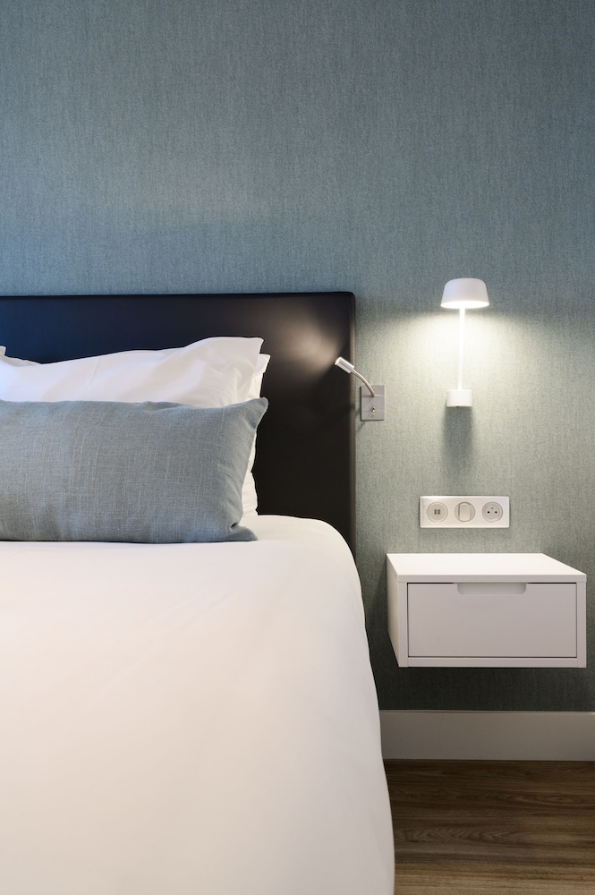 Deluxe Room, 1 Bedroom, Hill View photo 1