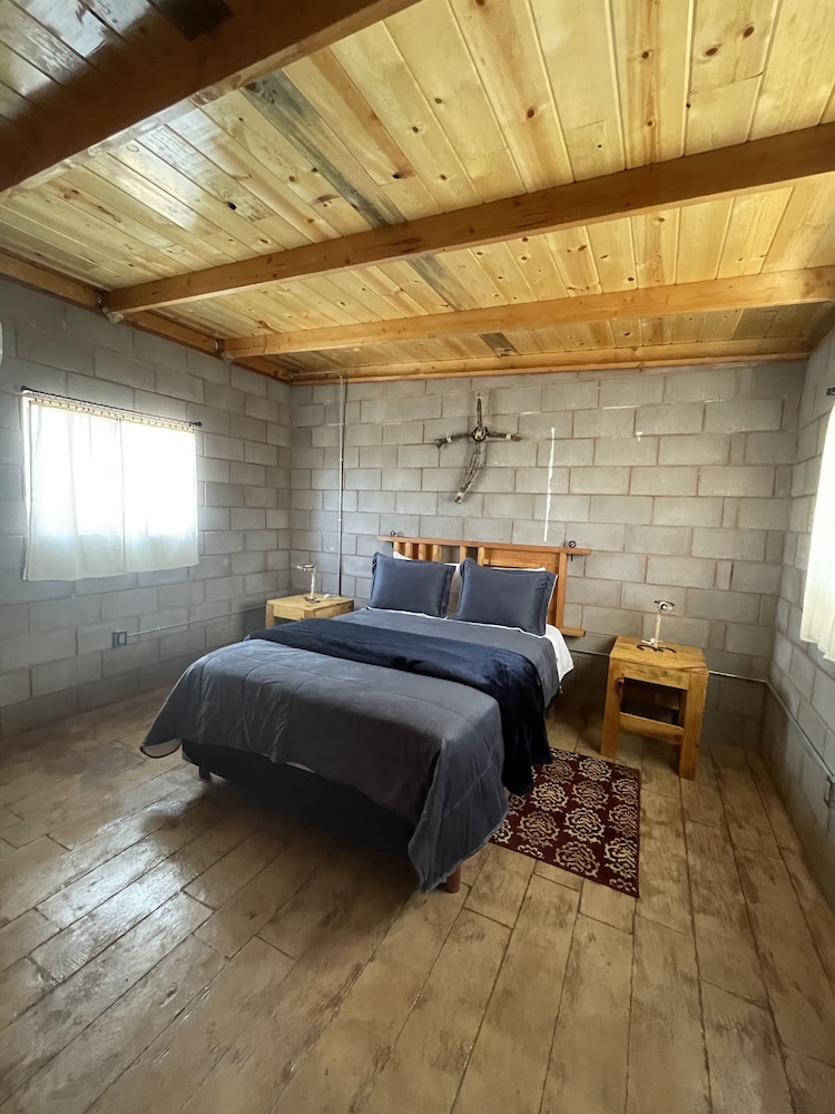 Comfort Room, 1 Queen Bed (Ferenikos) photo 1