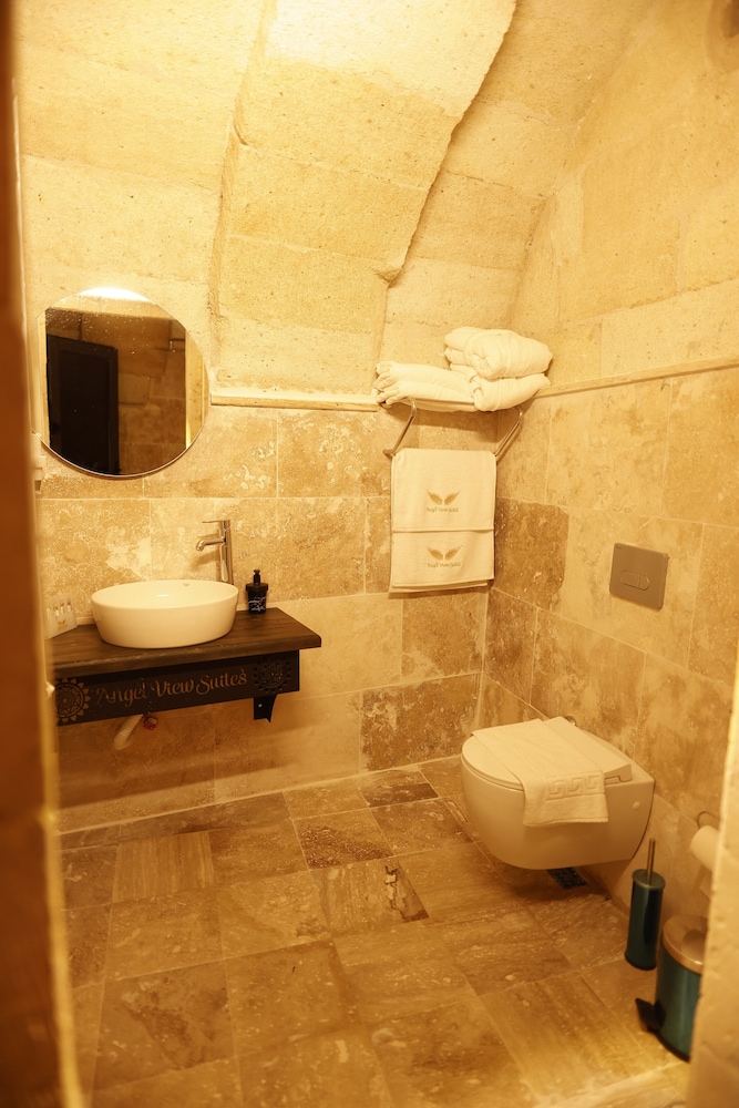 Comfort Room - Photo 5