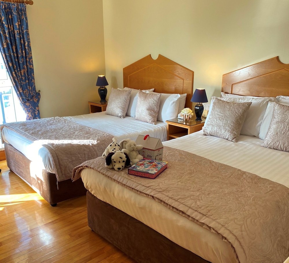 Family Room (2 Double Beds)