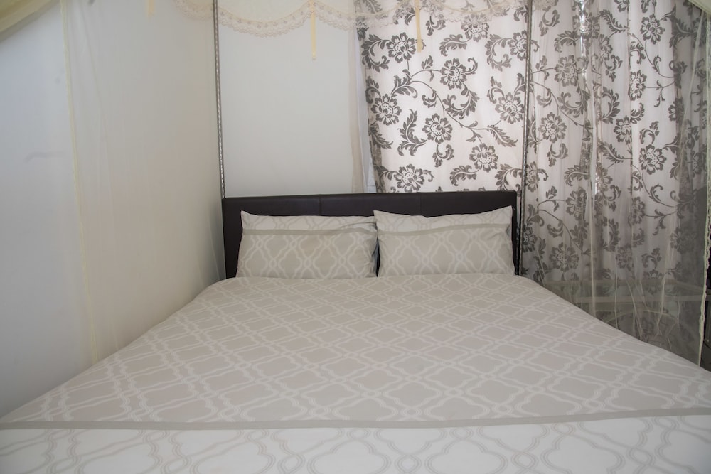 Economy Studio Suite, 1 Double Bed, Ensuite photo 1