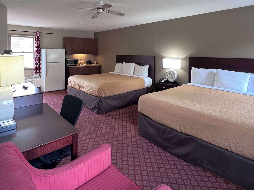Room, Multiple Beds, Non Smoking - Photo 1