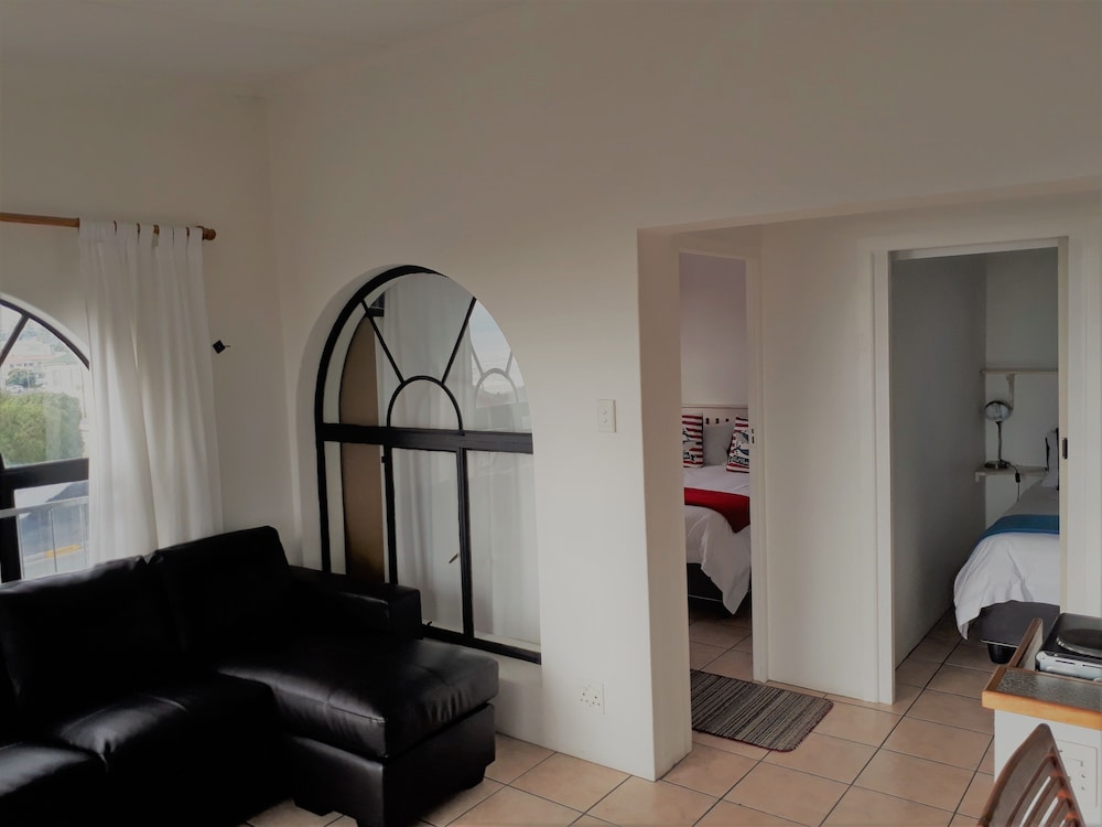 Comfort Apartment, 2 Bedrooms, Non Smoking, Ocean View, photo 6