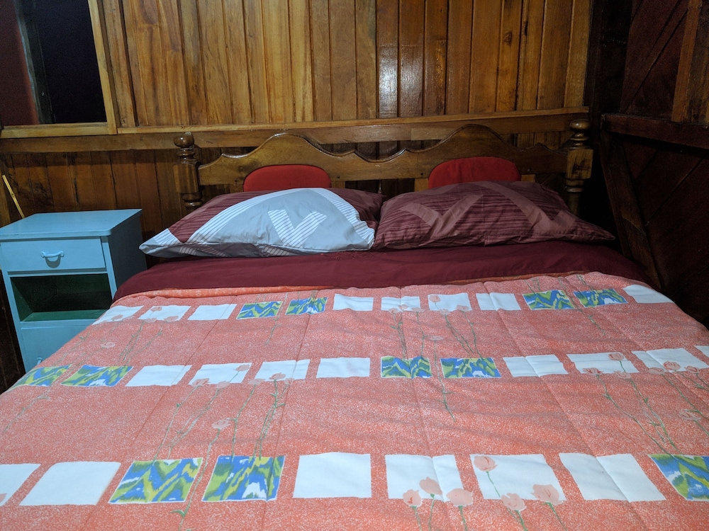 Standard Double Room, Shared Bathroom (Room 4) photo 2
