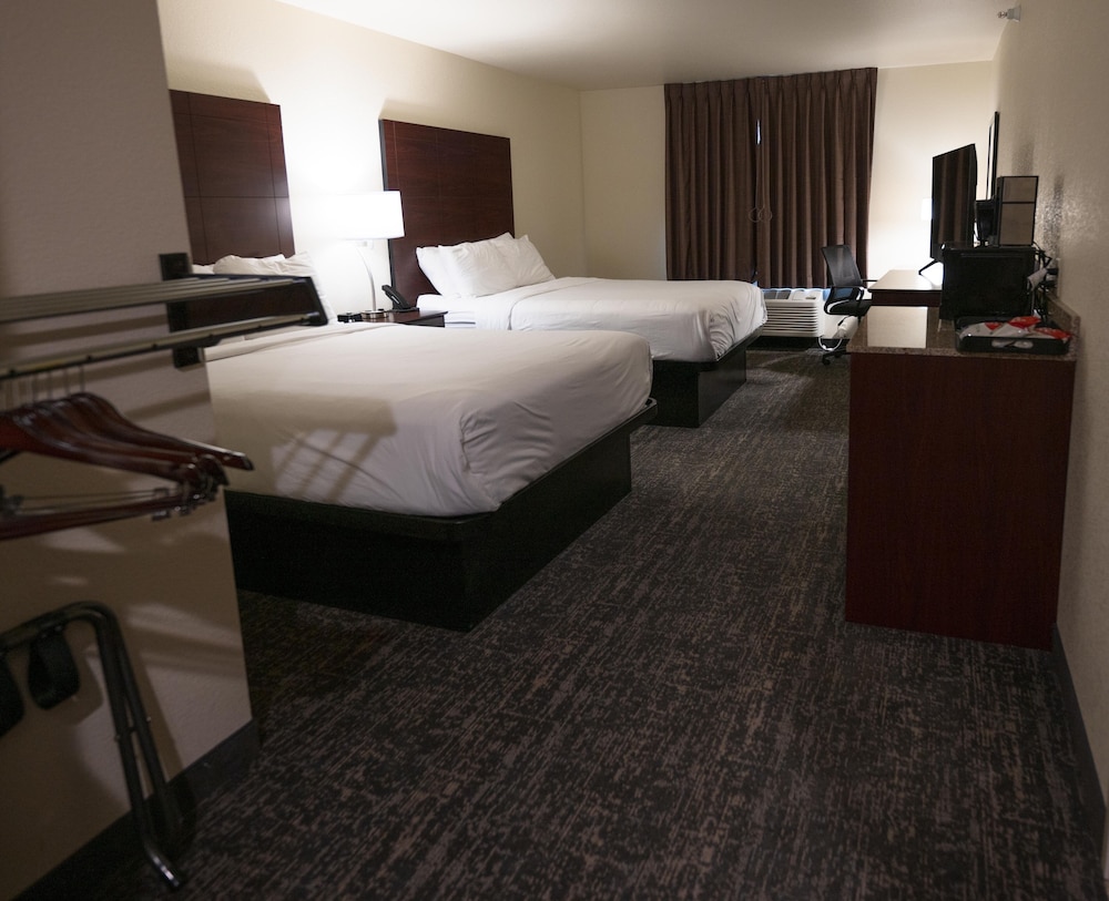 Room, 2 Queen Beds, Non Smoking - Photo 5