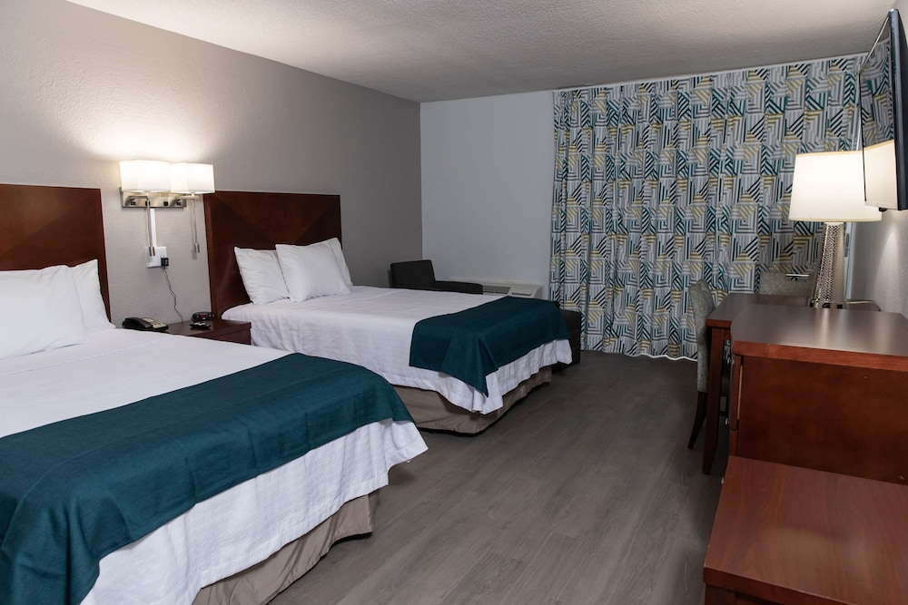 Standard Room, 2 Double Beds, Non Smoking, Kitchenette - Photo 1