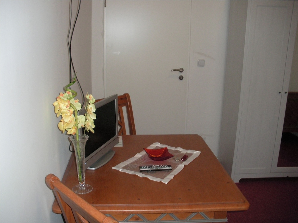 Economy Single Room, Private Bathroom photo 2
