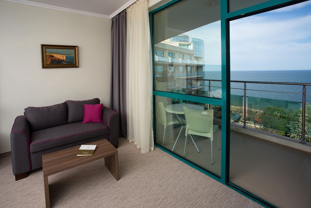 Double or Twin Room, Sea View photo 3