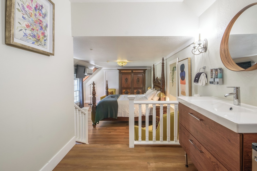 Gables Suite - Photo 4