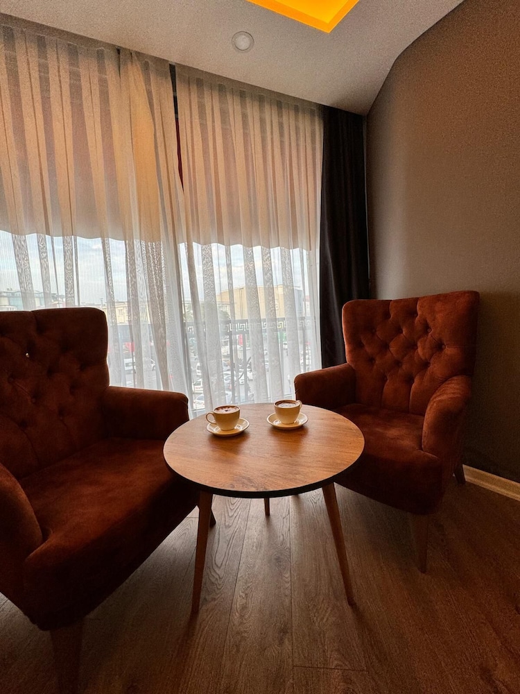 Standard Room, 1 Queen Bed, Air conditioning, City View photo 1