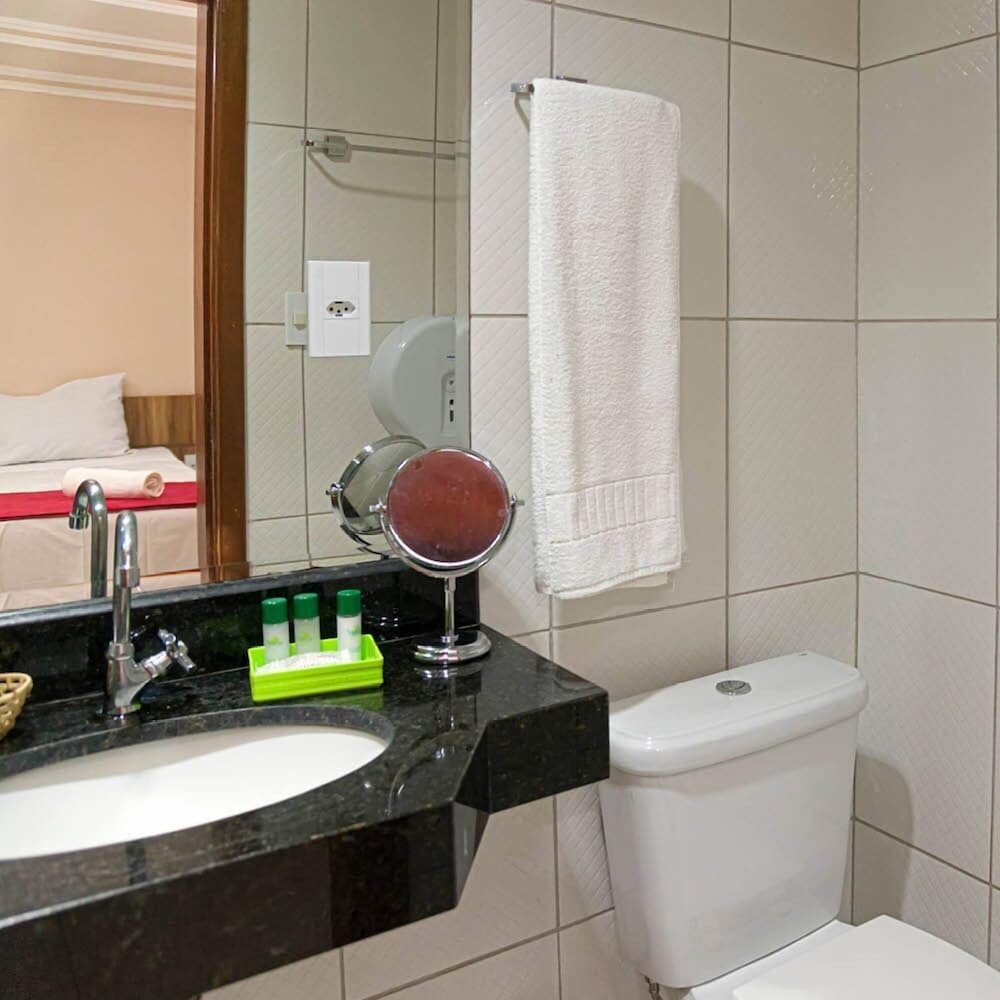 Standard Twin Room - Photo 24