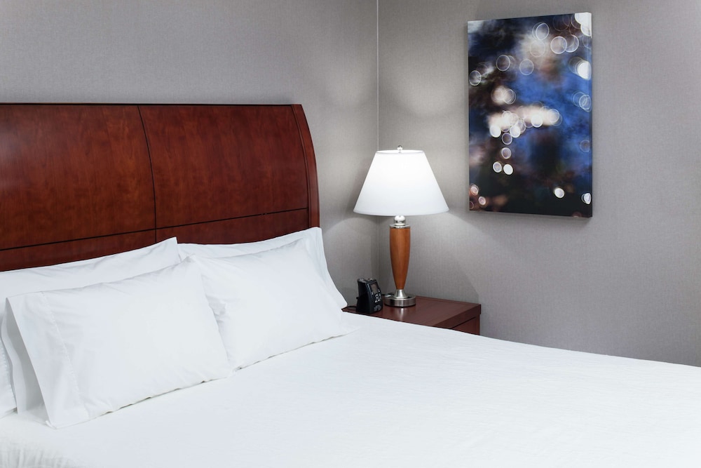Junior Suite, 1 King Bed, Accessible - Photo 2