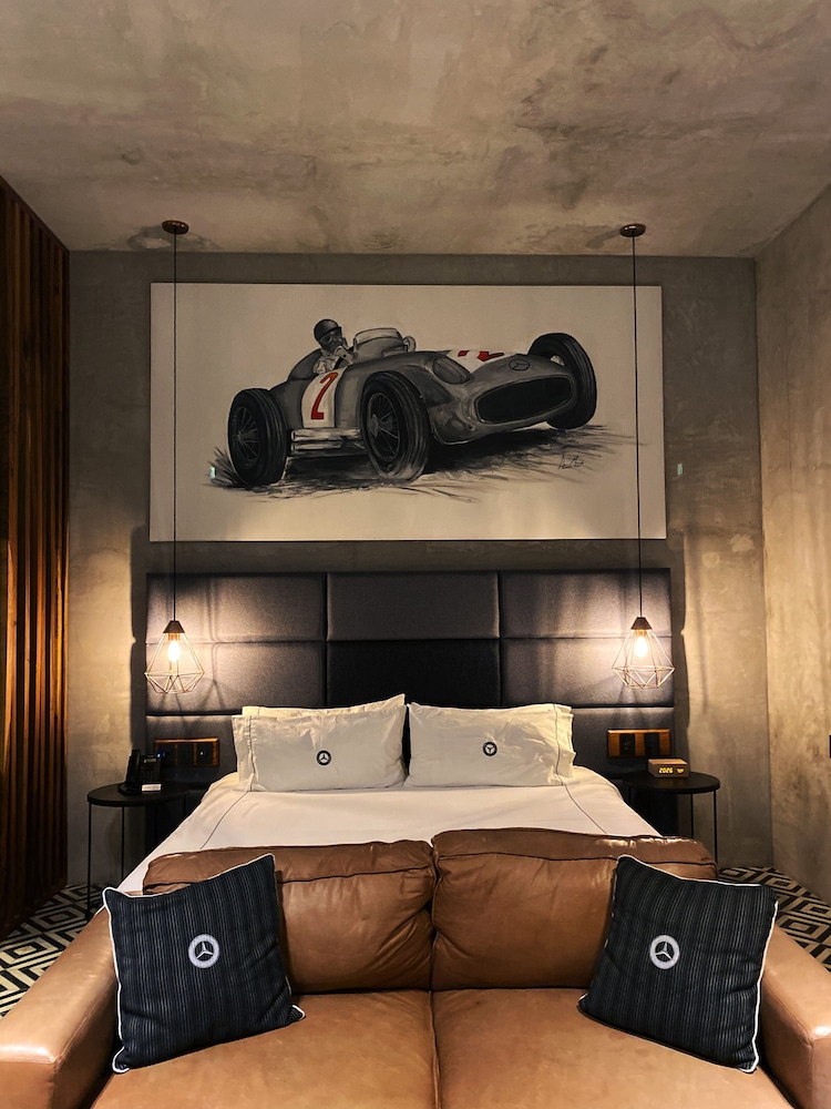Suite Mercedes-Benz - Photo 1