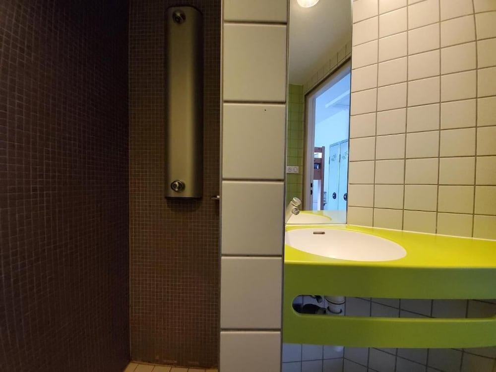Triple Room with Ensuite Bathroom - Photo 2