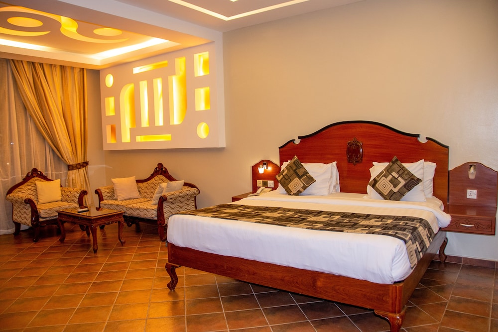 Executive Suite - Photo 1