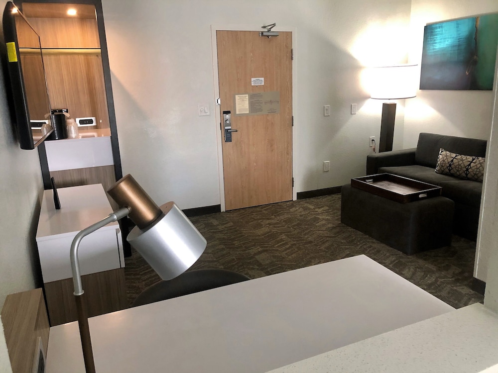 Suite, Multiple Beds - Photo 4