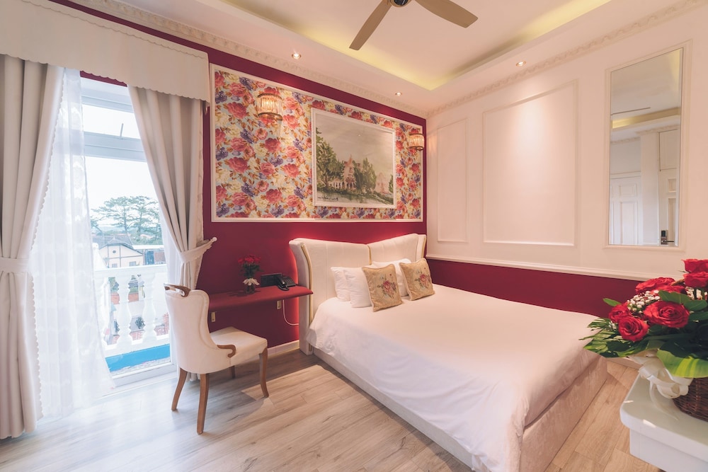 Premier Double Room, Balcony - Photo 13