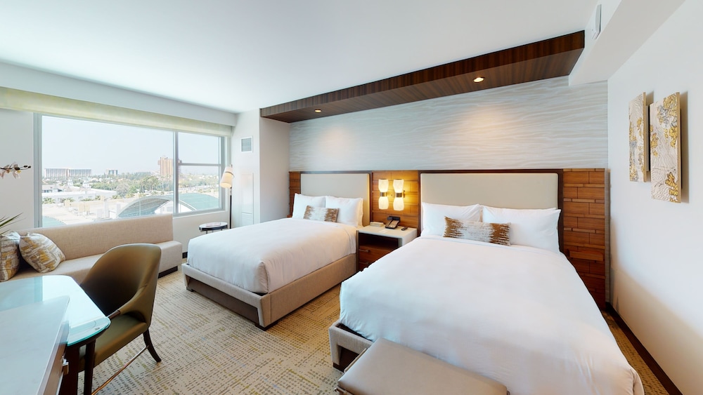 Deluxe Room, 1 Double Bed, Executive Level - Photo 2